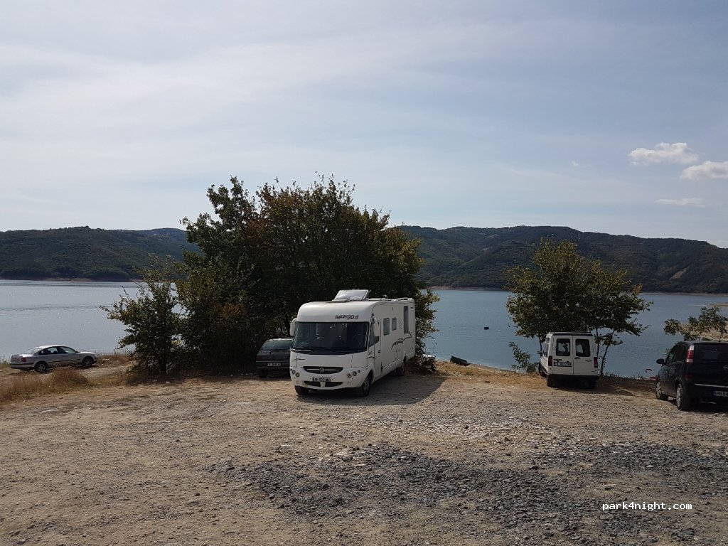 (6738) Glavatartsi - Unnamed Road — foto