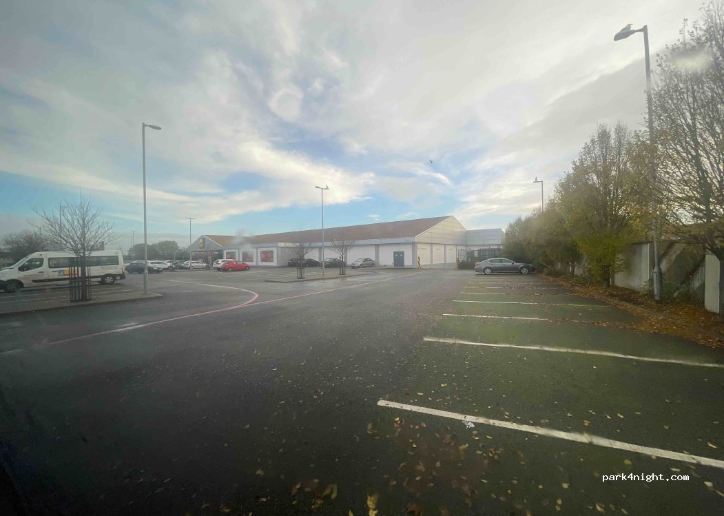(K32 E125) Balbriggan - Curran Park — foto