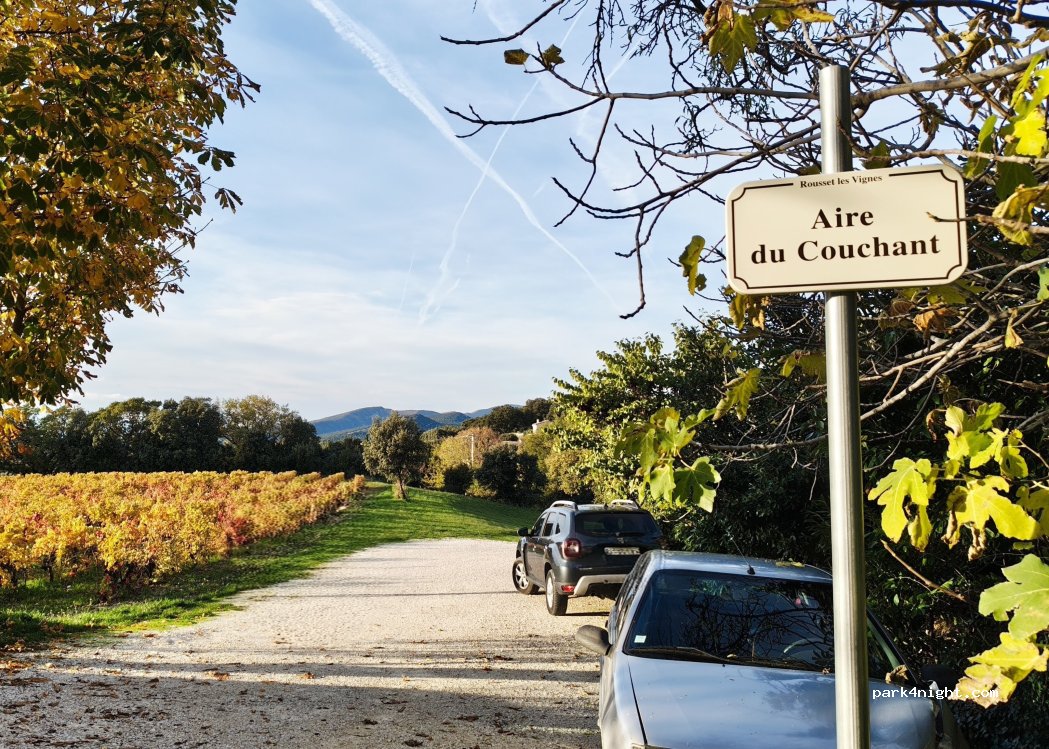 (26770) Rousset-les-Vignes - D 620 — foto