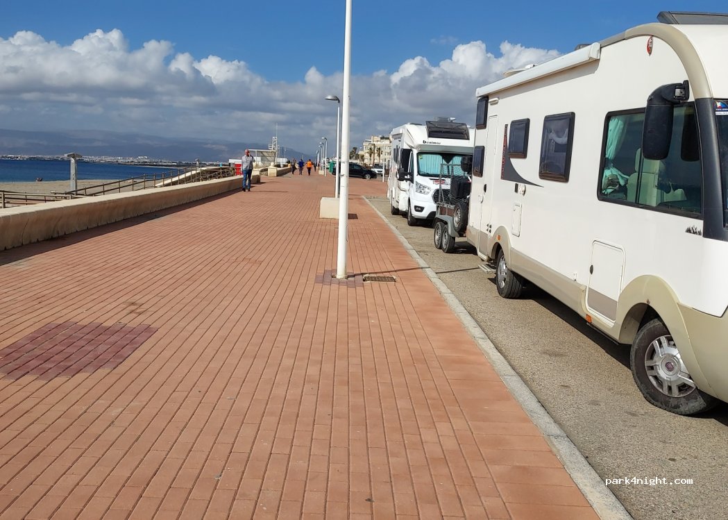 (04131) Almería - 29 Paseo Marítimo de Retamar — foto 5