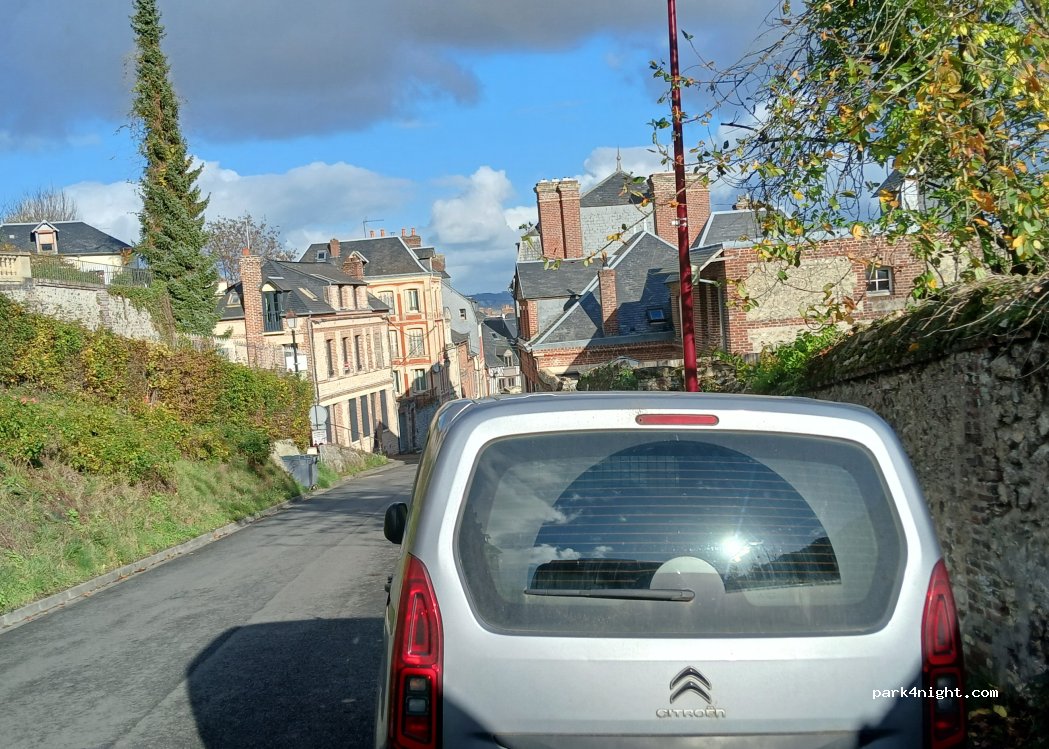(14600) Honfleur - Rue Charrière du Puits — foto