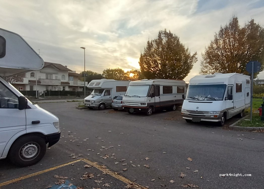 (24044) Dalmine - Via Marco Polo — foto