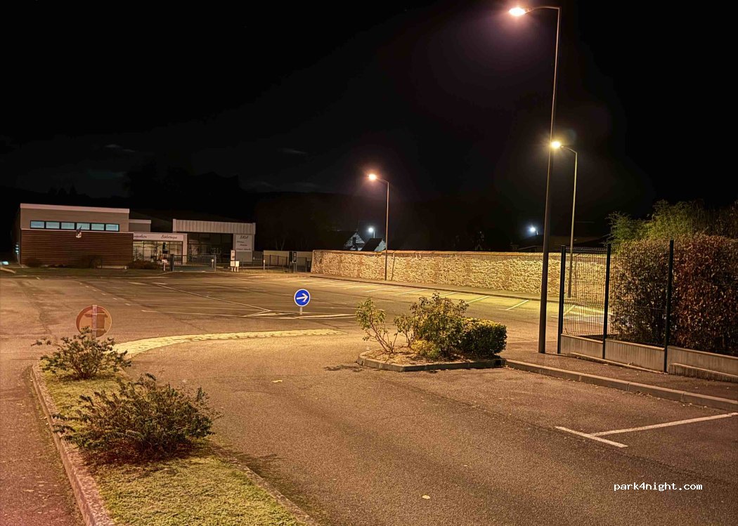(27490) Autheuil-Authouillet - Rue Yves Montand — foto