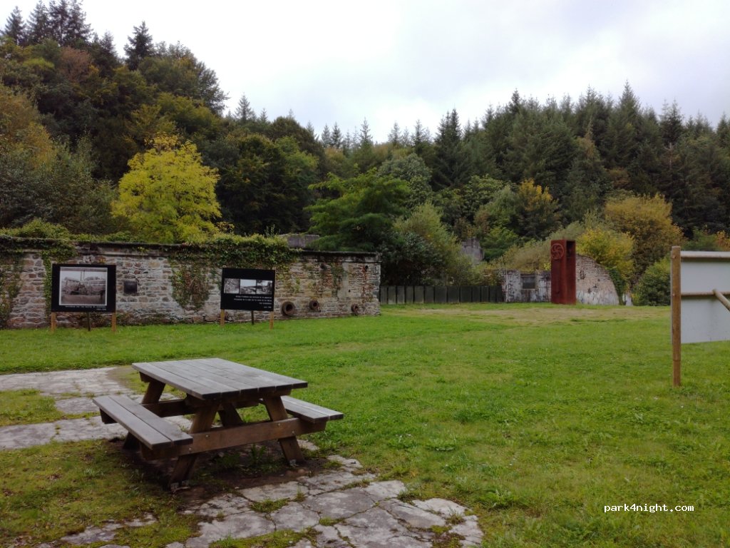 (22810) Belle-Isle-en-Terre - 1 D33 — foto