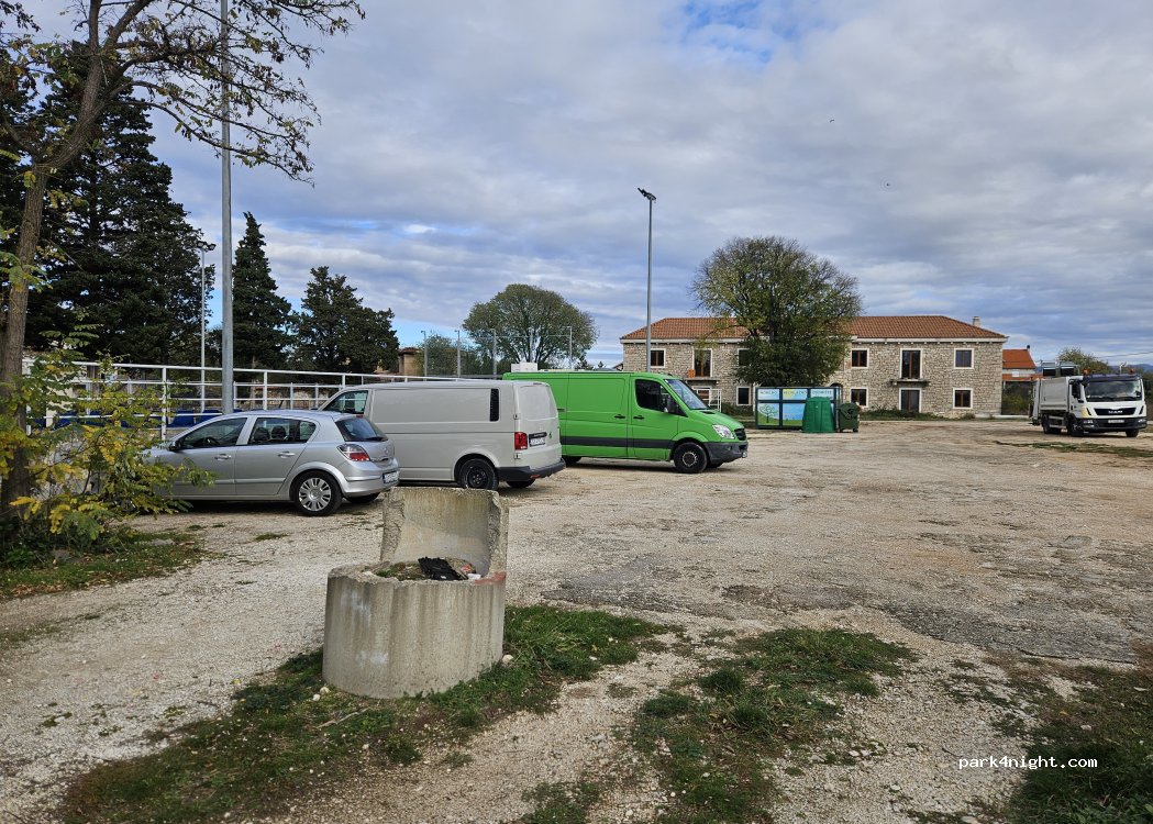 (22303) Oklaj - Unnamed Road — foto