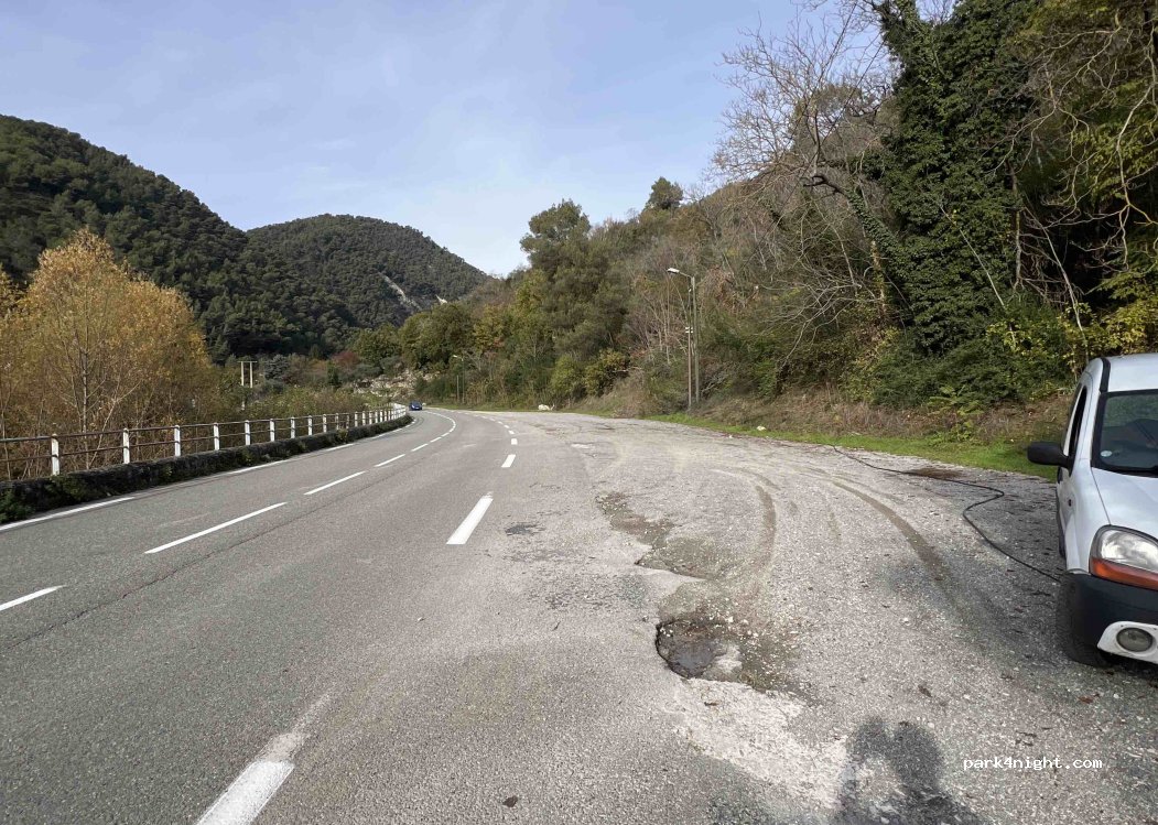 (06440) Peille - D 21 — foto