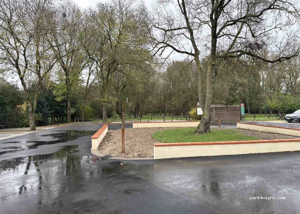 (31530) Menville - Parc de la Save — foto