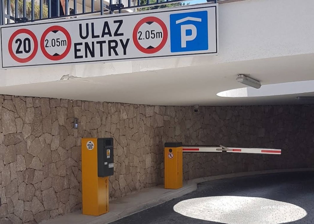 (85340) Herceg Novi - Trg Maršala Tita — foto 2