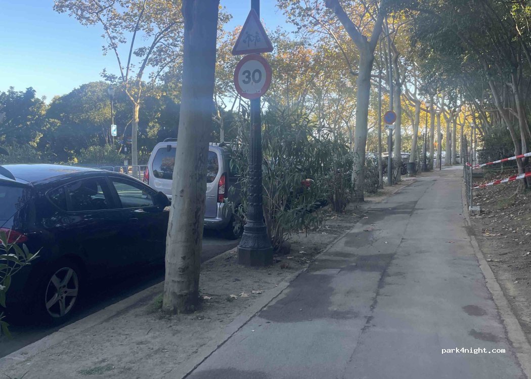(08001) Barcelona - Avinguda de Miramar — foto