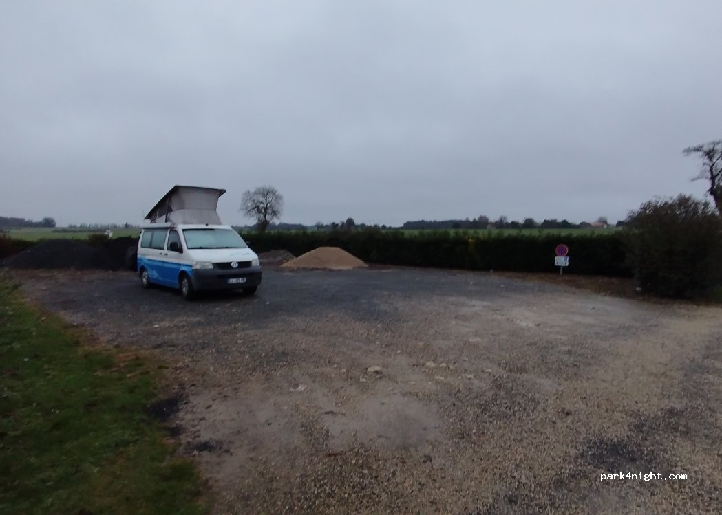 (86510) Brux - Unnamed Road — foto