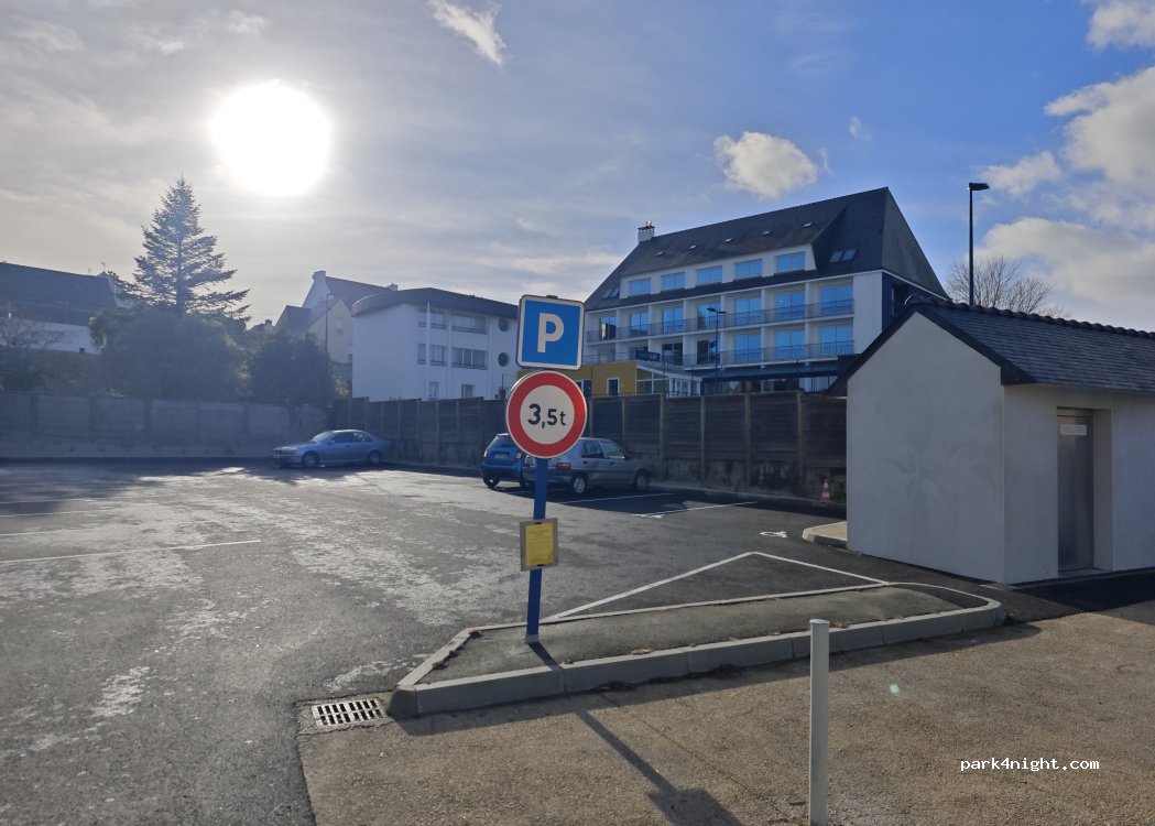 (29160) Crozon - Rue de la Fontaine — foto