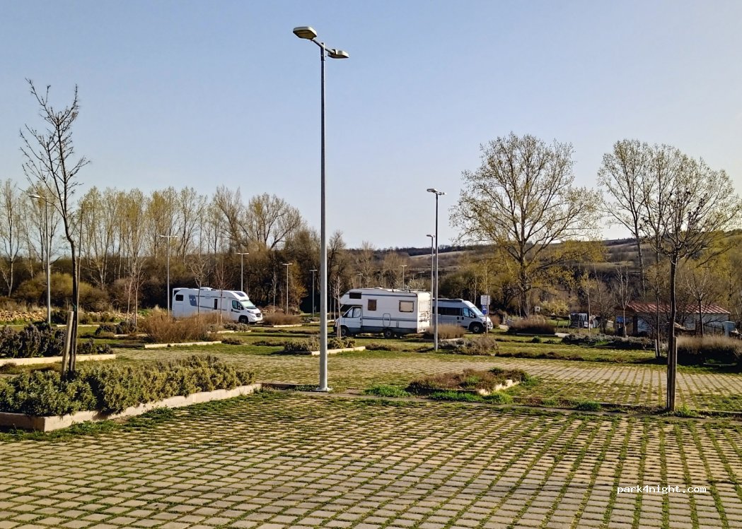 Área de servicios para autocaravanas y camper Riaza — foto 2