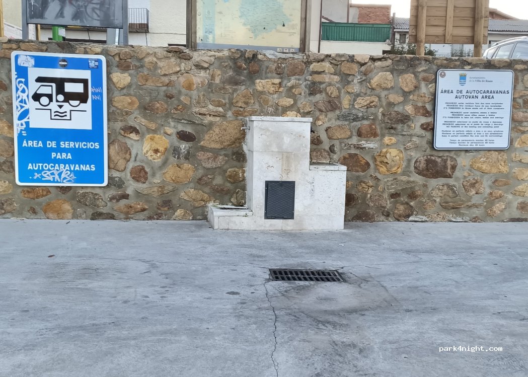 Área de servicios para autocaravanas y camper Riaza — foto 3