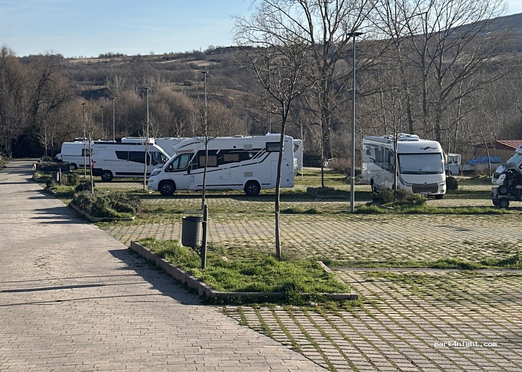 Área de servicios para autocaravanas y camper Riaza — foto 5
