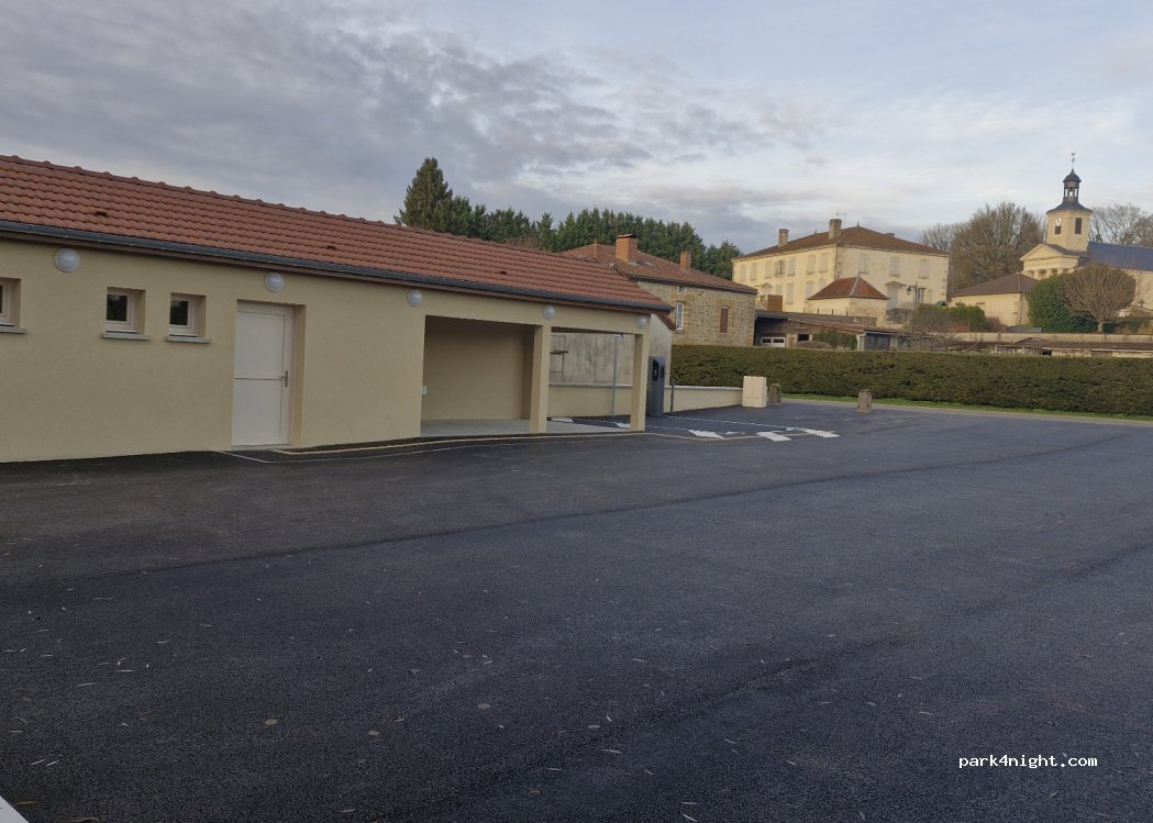 (51340) Trois-Fontaines-l'Abbaye - Allée des Tilleuls — foto 2