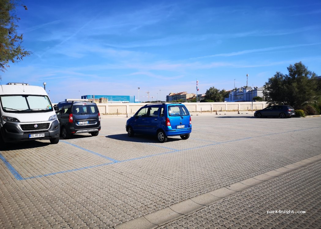 (57127) Livorno - 141-143 Viale Italia — foto 3