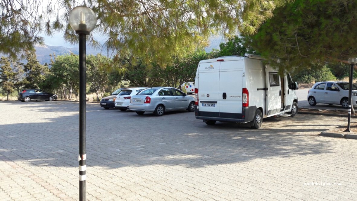 (724 00) Malia - Palea Ethniki Odos Irakliou Agiou Nikolaou — foto