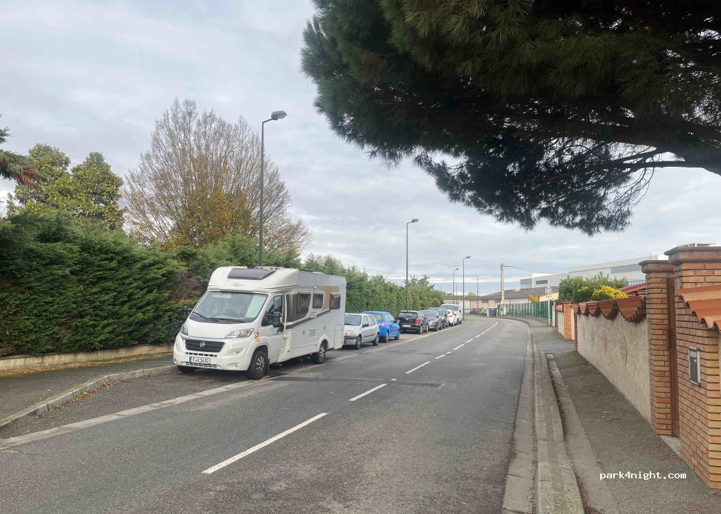 (31140) Aucamville - Rue des Peupliers — foto