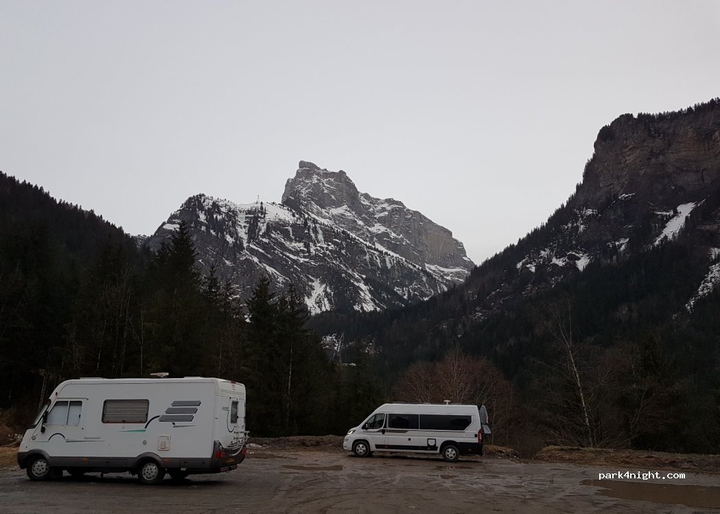 (74740) Sixt-Fer-à-Cheval - Route de la Cascade du Rouget — foto