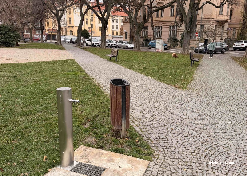 (811 02) Bratislava - mestská časť Staré Mesto - Alžbetínska — foto