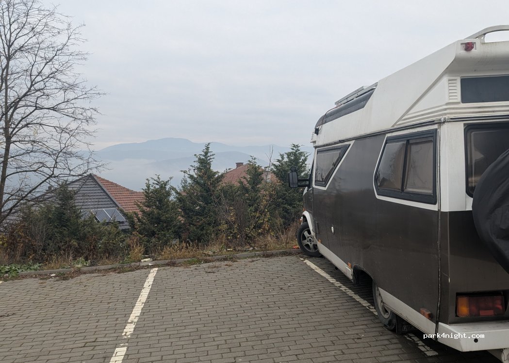 (38220) North Mitrovica - Unnamed Road — foto