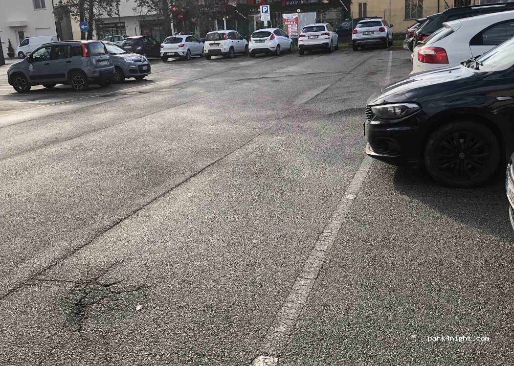 (45014) Porto Viro - Piazza della Repubblica — foto