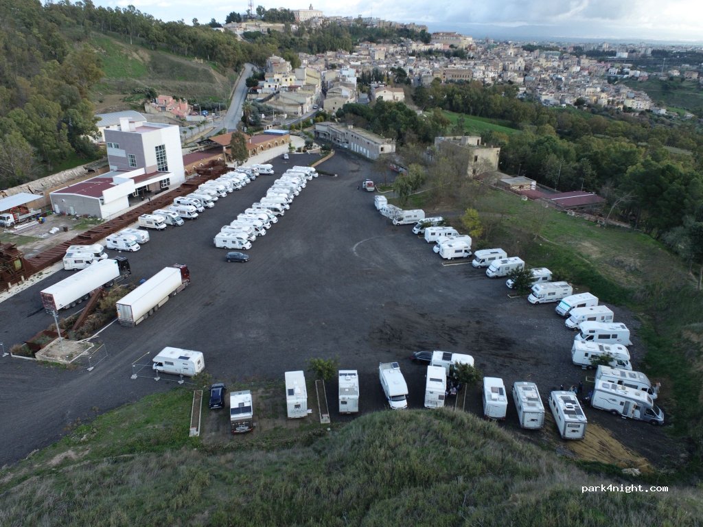 Area di Sosta Camper HOFFMANN — foto