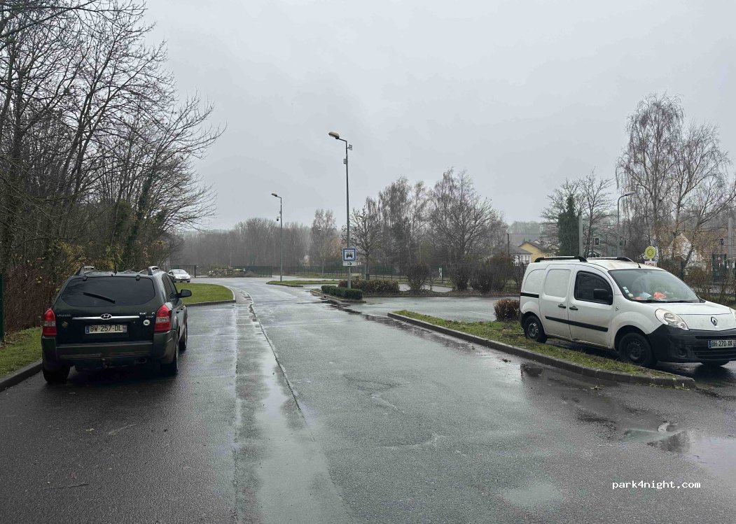 (60660) Cires-lès-Mello - Rue du Pont Neuf — foto