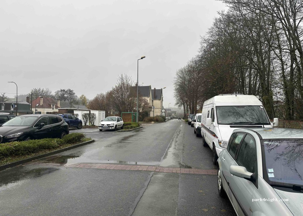 (60660) Cires-lès-Mello - Rue du Pont Neuf — foto 3