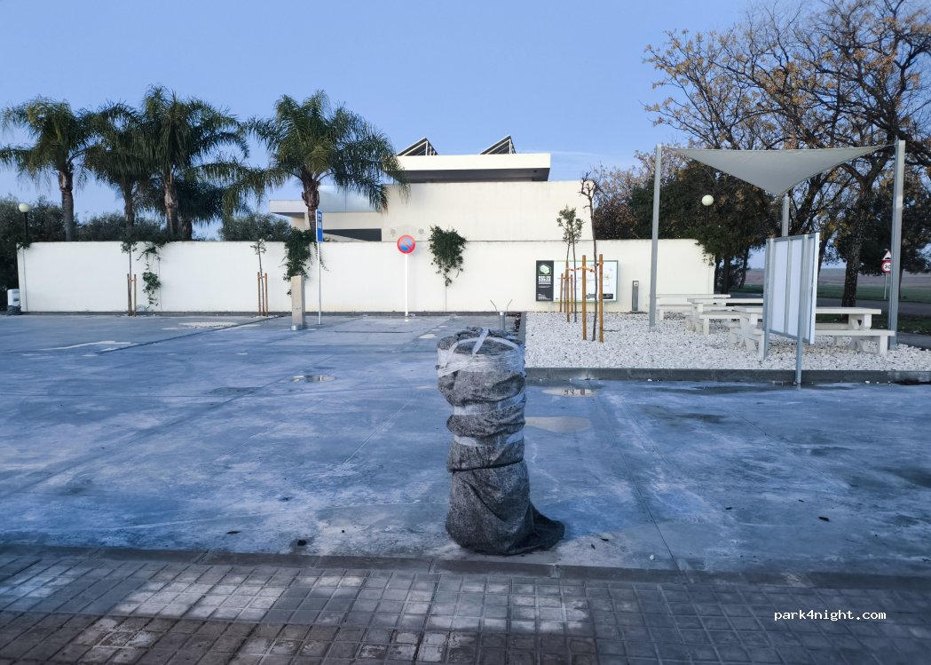 (41430) La Luisiana - Calle Luis Buñuel — foto