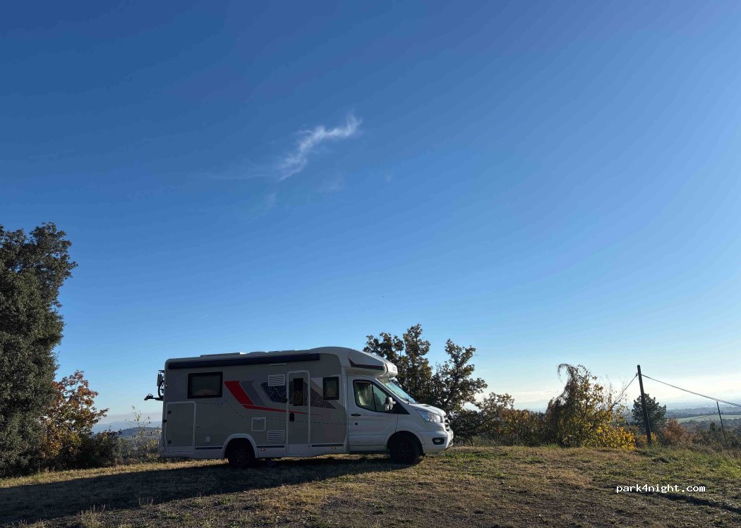 (17441) Brunyola - Unnamed Road — foto