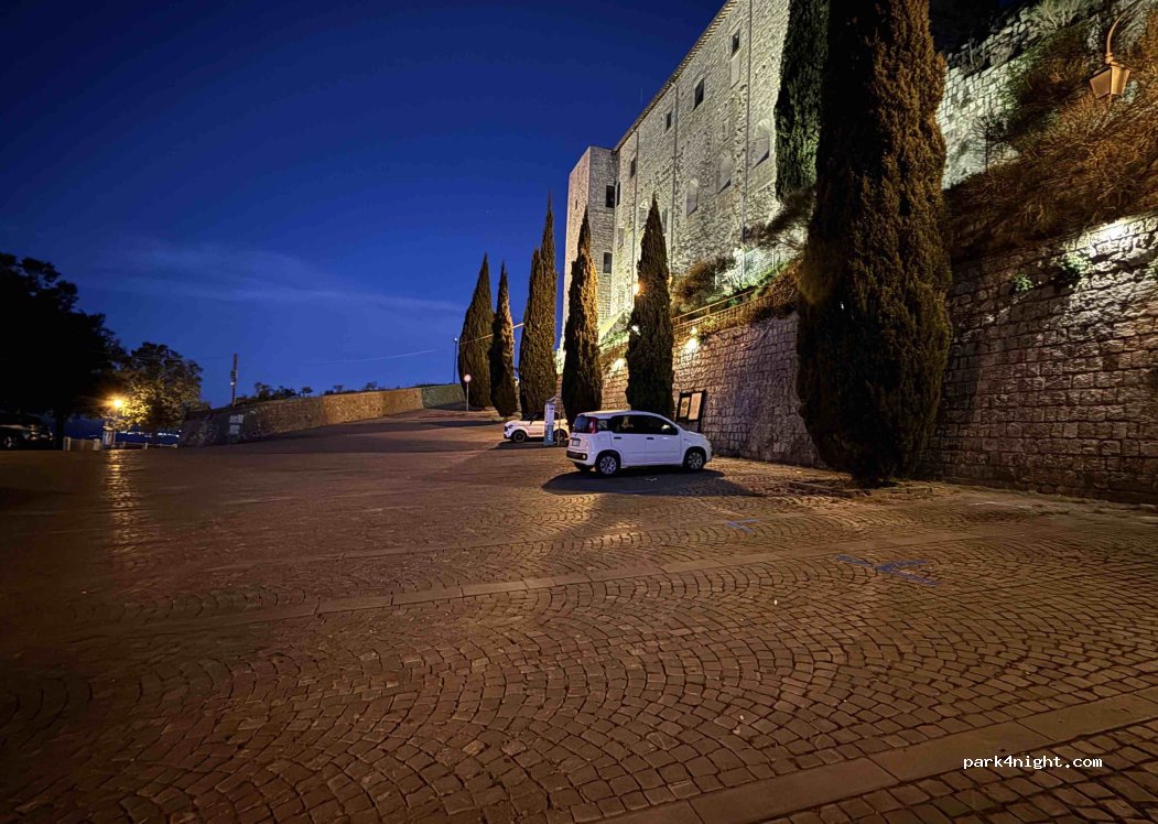 (01020) Montefiascone - Via della Rocca — foto 2