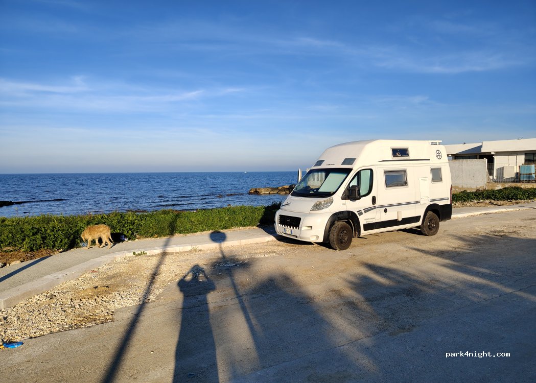 (70128) Bari - Lungomare Cristoforo Colombo — foto