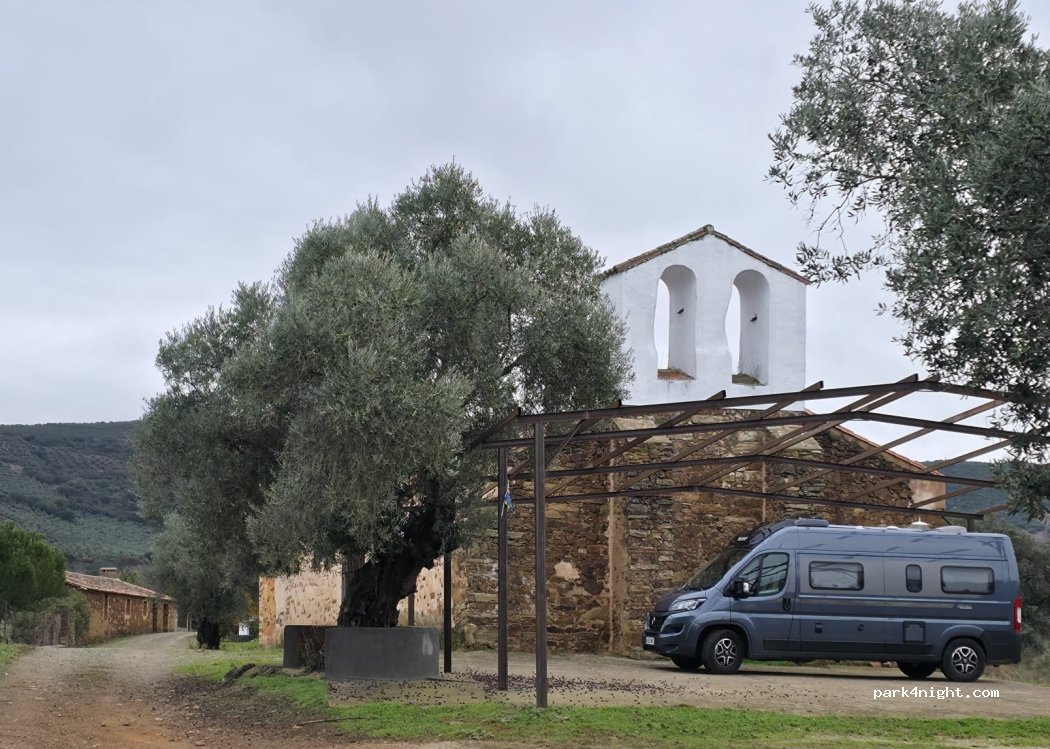 (10340) Castañar de Ibor - Unnamed Road — foto
