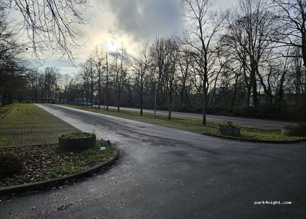 (60488) Frankfurt - Ludwig-Landmann-Straße — foto 4