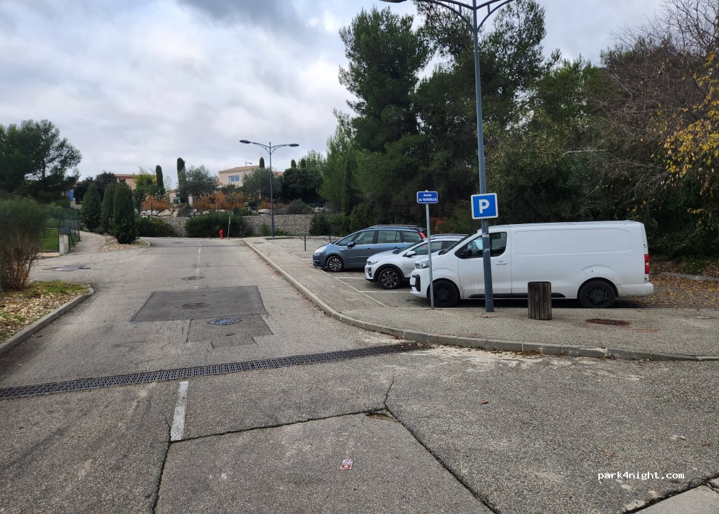 (30390) Aramon - Avenue des Tourterelles — foto