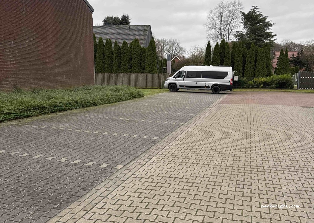 (26906) Dersum - Ringstraße — foto