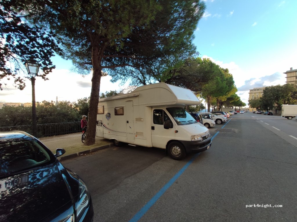 (16128) Genova - 2 Mura delle Cappuccine — foto 2