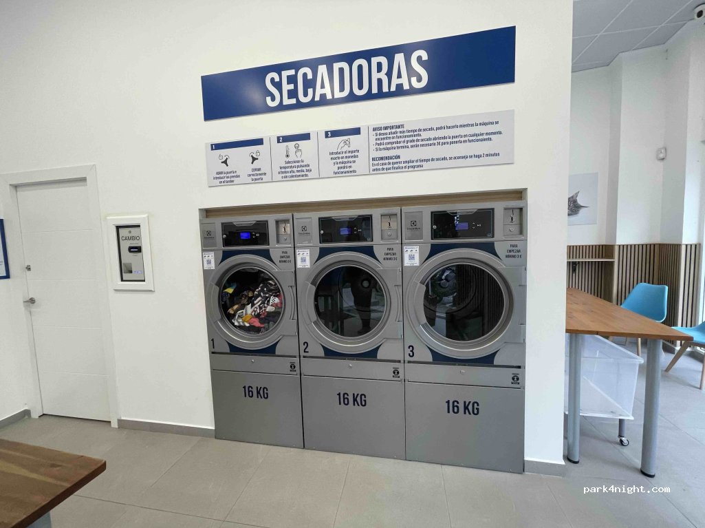 (03700) Dénia - Carrer del Pedreguer — foto 2