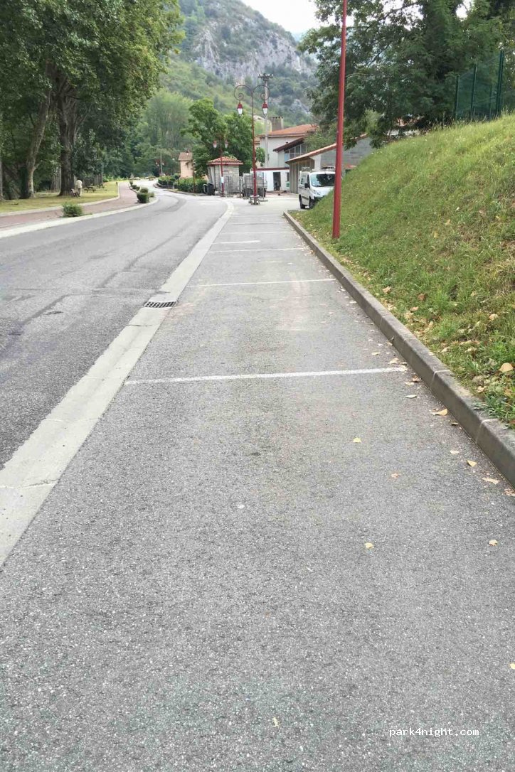 (09400) Tarascon-sur-Ariège - 120-121 Avenue de l'Ayroule — foto