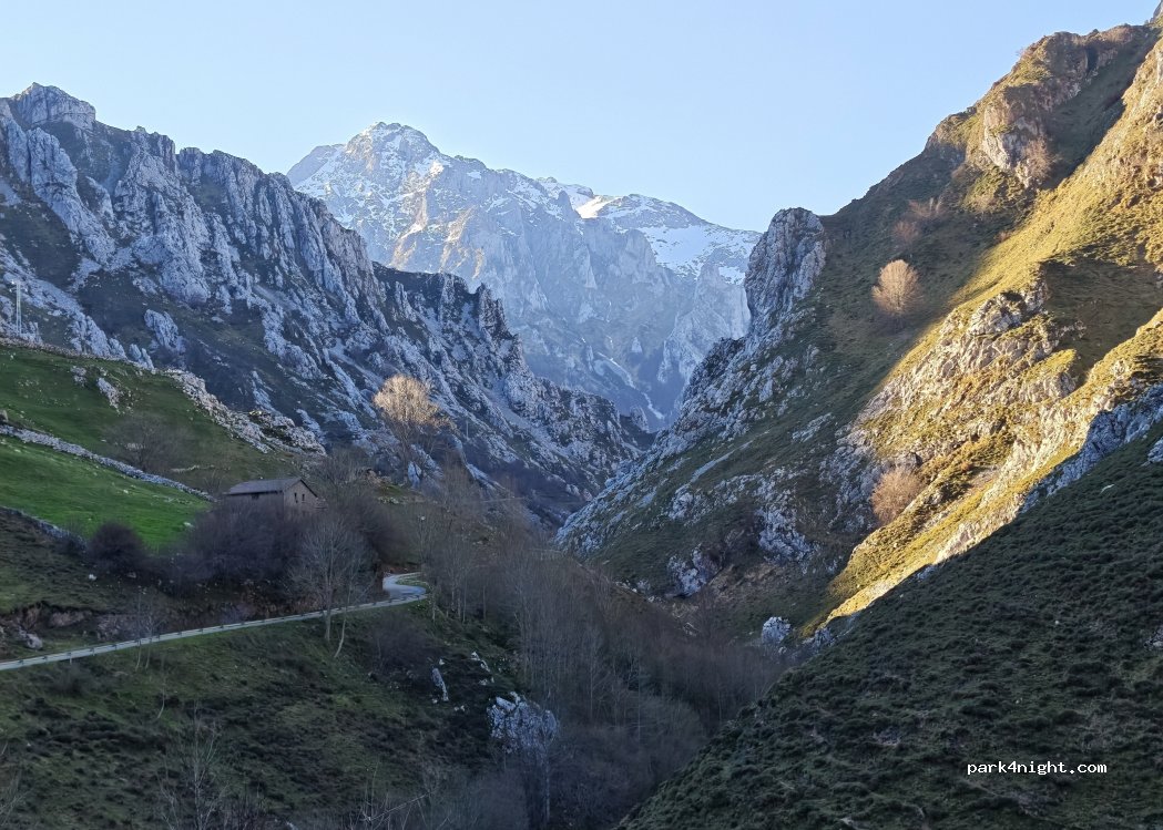 (33554) Cabrales - Carretera de Arenas al límite con Cantabria, por Sotres — foto