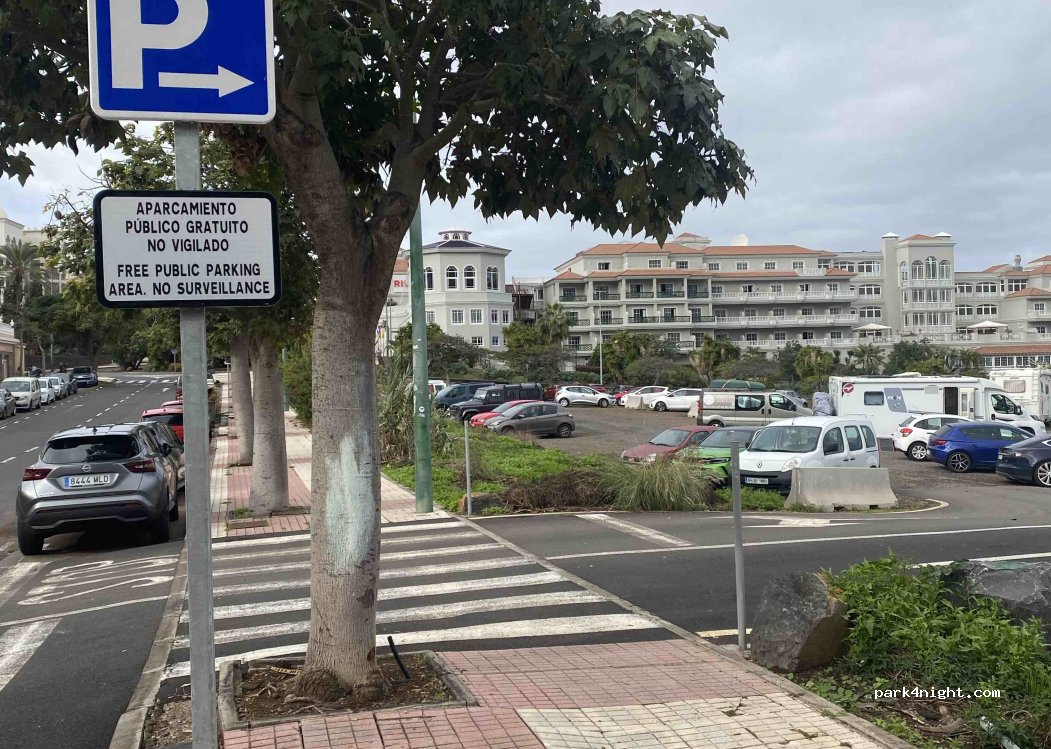 (38400) Puerto de la Cruz - Calle Doctor Celestino Gonzalez Padron — foto 3