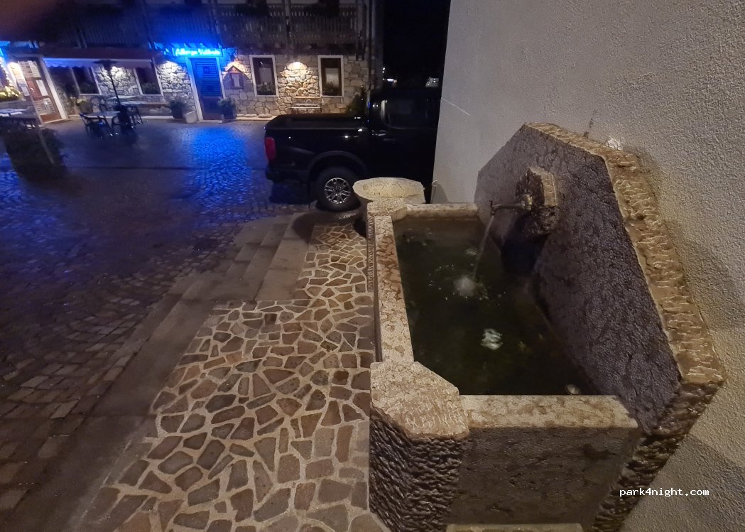 (33080) Claut - Piazza Quattro Novembre — foto