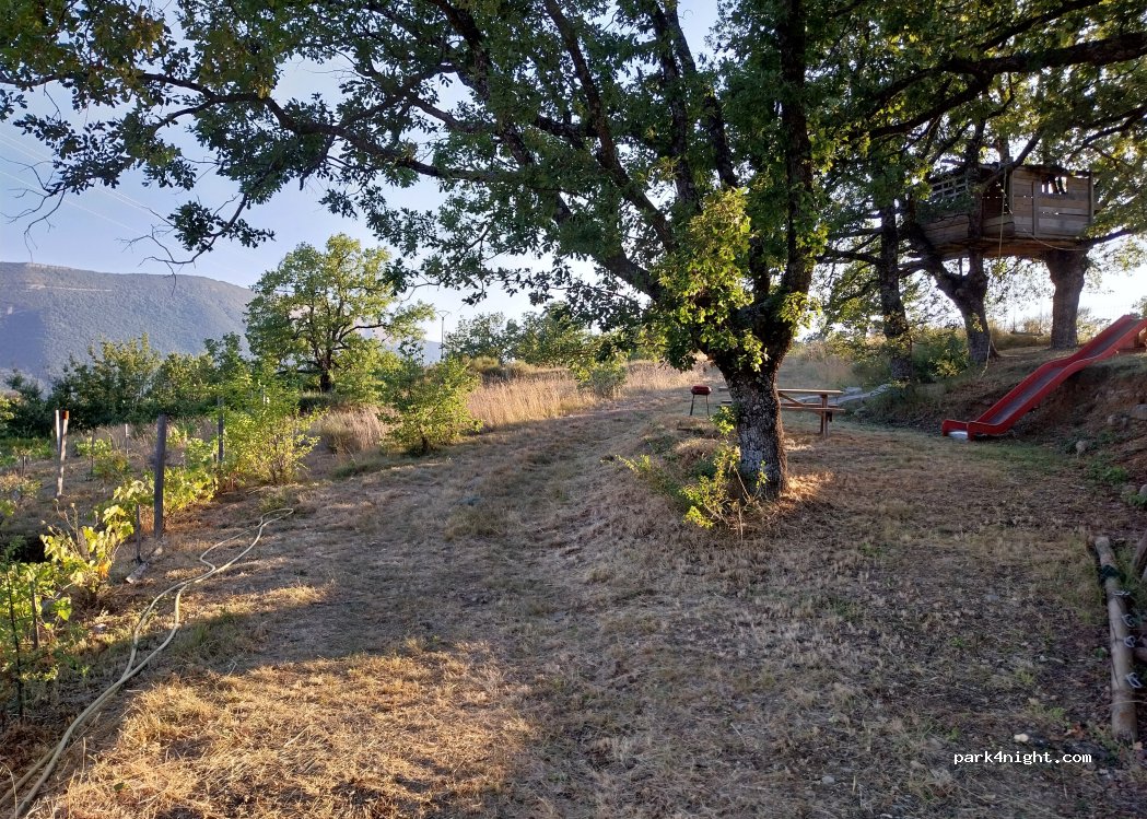 (05300) Laragne-Montéglin - Route d'Arzeliers — foto