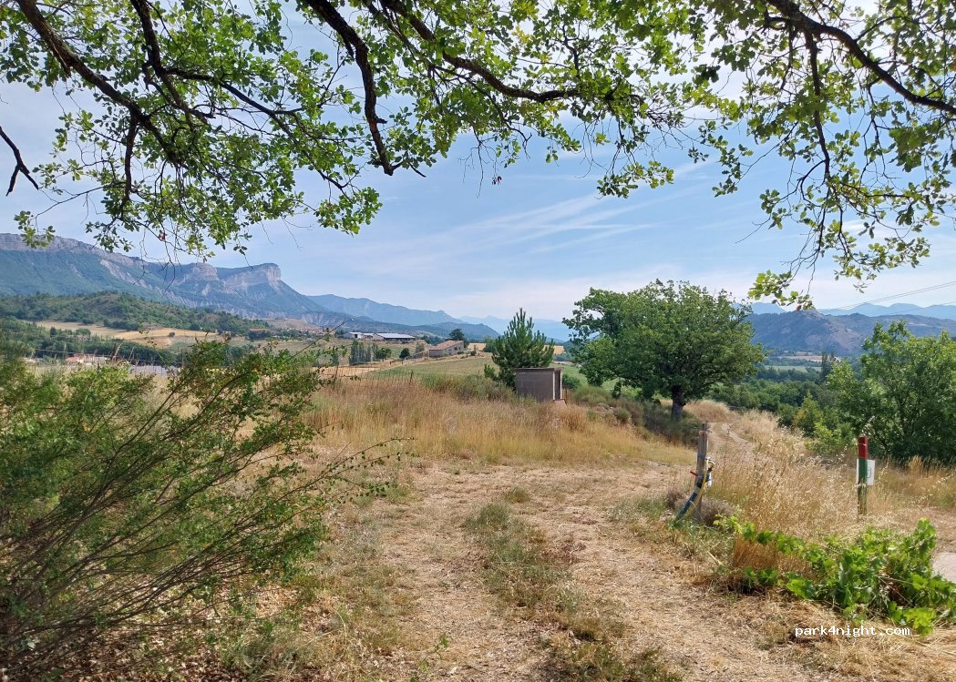(05300) Laragne-Montéglin - Route d'Arzeliers — foto 3