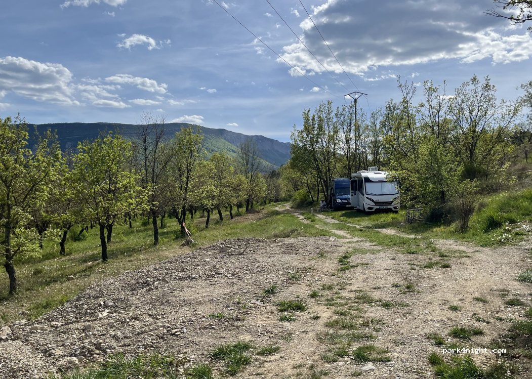 (05300) Laragne-Montéglin - Route d'Arzeliers — foto 5