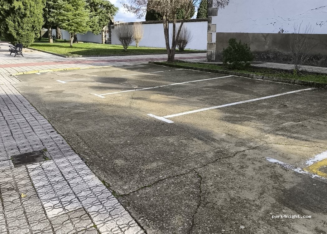 (10830) Torrejoncillo - C. Ramón y Cajal, 115 — foto