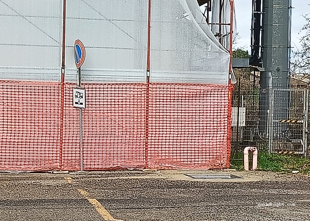 (05010) Porano - Piazza Giovanni Falcone — foto