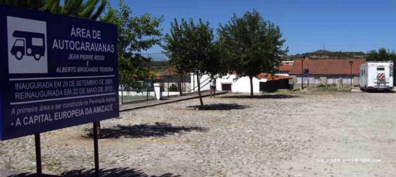 Parque de Autocaravanas Freixo de Numão — foto