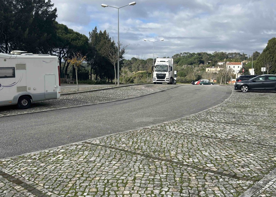 (2745-239) Queluz e Belas - R. Saudade — foto